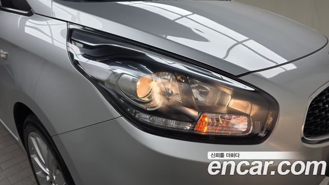 Kia Carens 2.0 LPi Luxury 2015 — фото 22