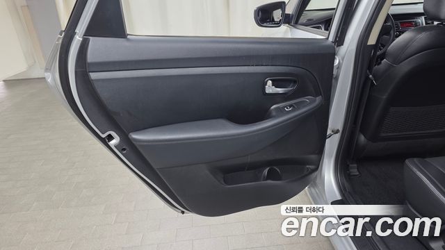 Kia Carens 2.0 LPi Luxury 2015 — фото 25