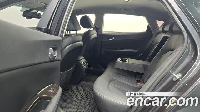 Kia K5 (II) 2.0 Prestige 2019 — фото 12