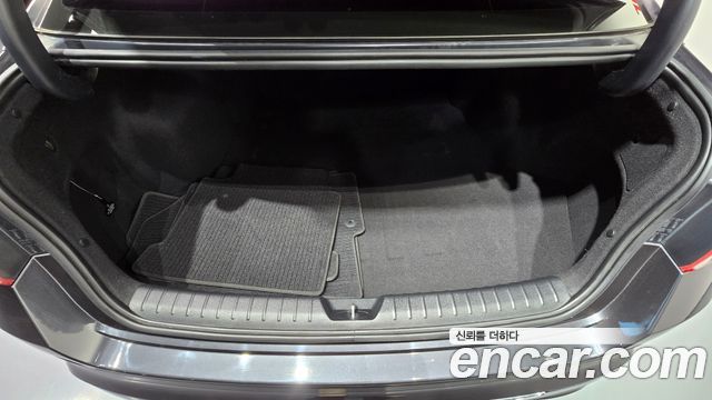 Kia K5 (II) 2.0 Prestige 2019 — фото 18