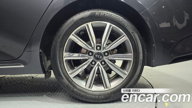 Kia K5 (II) 2.0 Prestige 2019 — фото 21