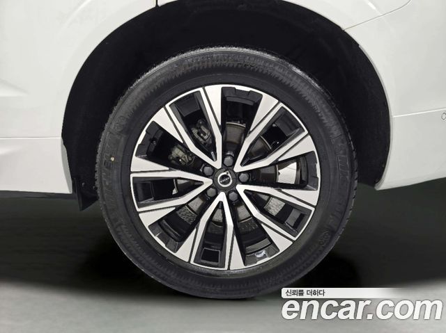 Volvo XC60 (II) B5 Ultimate Bright 2024 — фото 6