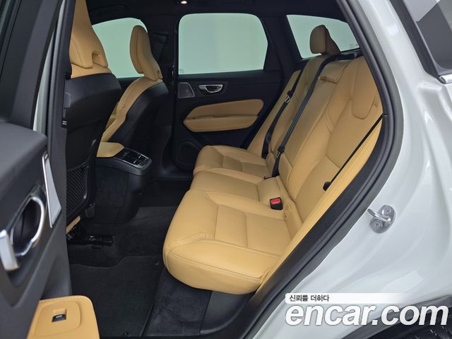 Volvo XC60 (II) B5 Ultimate Bright 2024 — фото 17