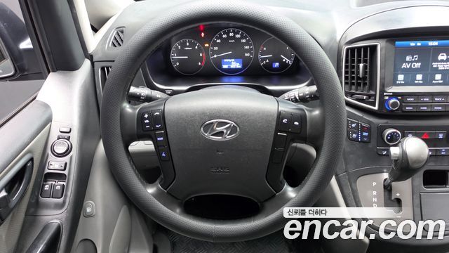 Hyundai Grand Starex Wagon 12-Seater Smart 2020 — фото 12