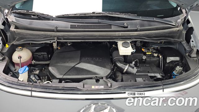 Hyundai Staria Cargo 5-Seater Modern 2023 — фото 6