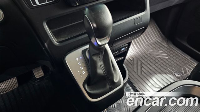 Hyundai Staria Cargo 5-Seater Modern 2023 — фото 9
