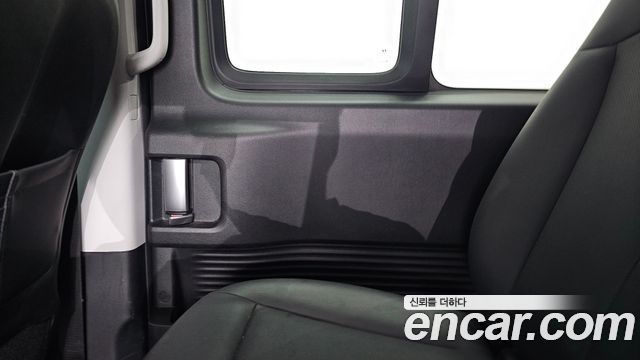 Hyundai Staria Cargo 5-Seater Modern 2023 — фото 25