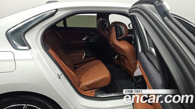 BMW 7 Series (G70) 740d xDrive M Sport 2025 — фото 11