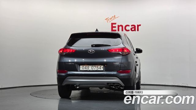 Hyundai Tucson Diesel 2.0 2WD Style Special 2017 — фото 4
