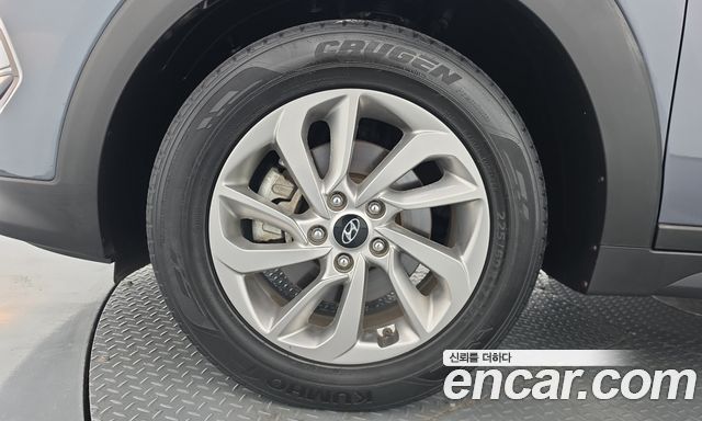 Hyundai Tucson Diesel 2.0 2WD Style Special 2017 — фото 5