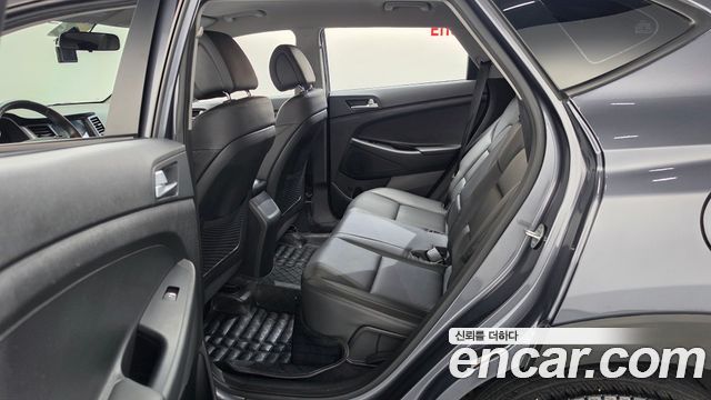 Hyundai Tucson Diesel 2.0 2WD Style Special 2017 — фото 11