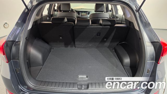 Hyundai Tucson Diesel 2.0 2WD Style Special 2017 — фото 16