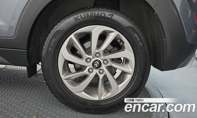 Hyundai Tucson Diesel 2.0 2WD Style Special 2017 — фото 21