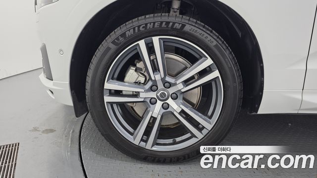 Volvo XC60 (II) T8 R-Design 2021 — фото 5