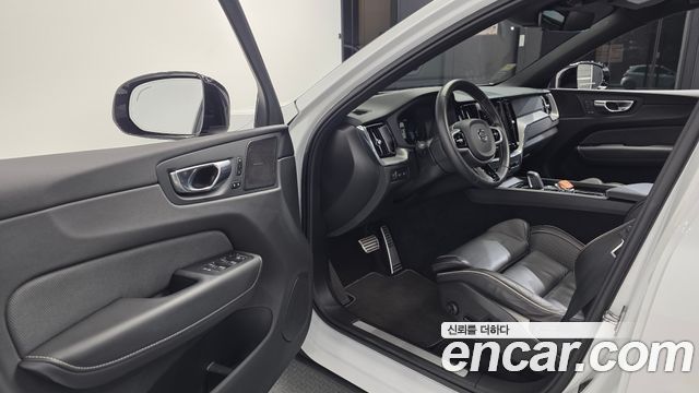 Volvo XC60 (II) T8 R-Design 2021 — фото 10