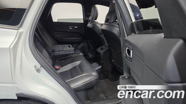 Volvo XC60 (II) T8 R-Design 2021 — фото 12