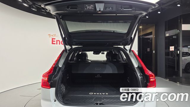 Volvo XC60 (II) T8 R-Design 2021 — фото 20