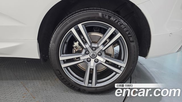 Volvo XC60 (II) T8 R-Design 2021 — фото 21
