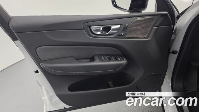 Volvo XC60 (II) T8 R-Design 2021 — фото 24