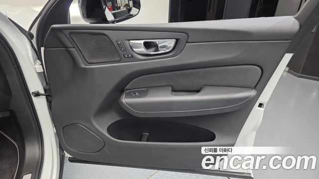 Volvo XC60 (II) T8 R-Design 2021 — фото 25