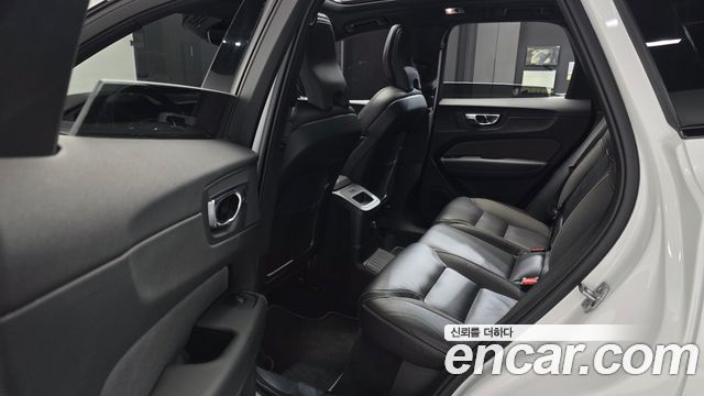 Volvo XC60 (II) T8 R-Design 2021 — фото 26