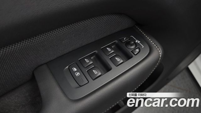 Volvo XC60 (II) T8 R-Design 2021 — фото 27