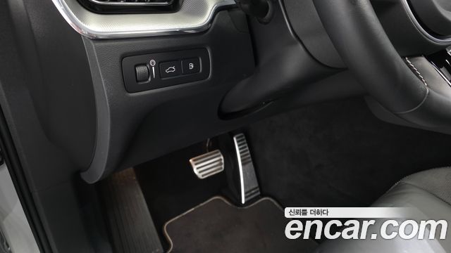 Volvo XC60 (II) T8 R-Design 2021 — фото 28