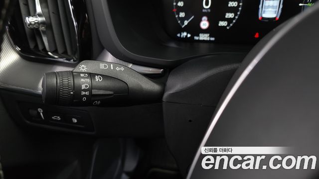 Volvo XC60 (II) T8 R-Design 2021 — фото 30