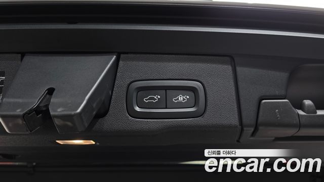 Volvo XC60 (II) T8 R-Design 2021 — фото 32
