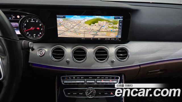 Mercedes-Benz E-Class (W213) E300 Avantgarde 2019 — фото 21