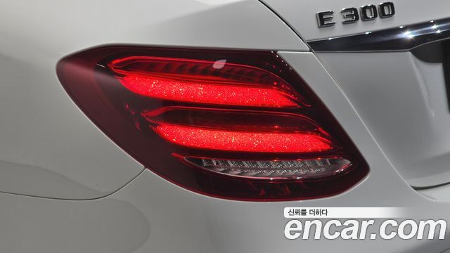 Mercedes-Benz E-Class (W213) E300 Avantgarde 2019 — фото 29
