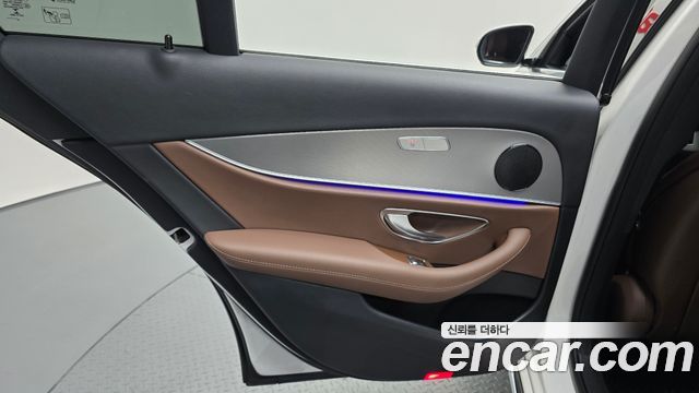 Mercedes-Benz E-Class (W213) E300 Avantgarde 2019 — фото 31