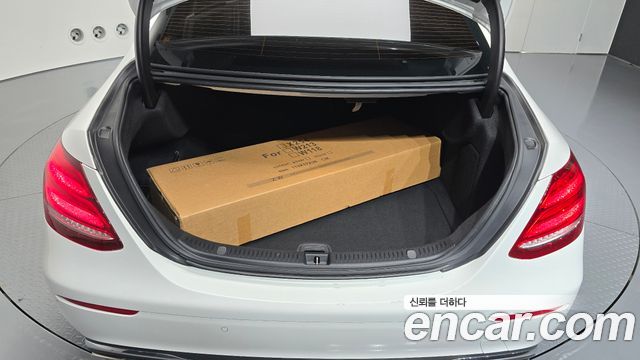 Mercedes-Benz E-Class (W213) E300 Avantgarde 2019 — фото 40