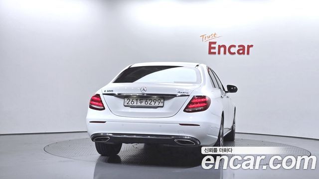 Mercedes-Benz E-Class (W213) E300 Avantgarde 2019 — фото 4