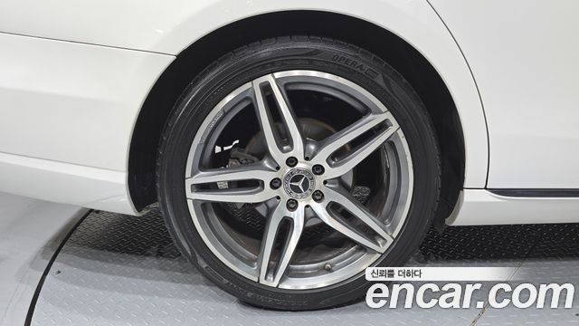 Mercedes-Benz E-Class (W213) E300 Avantgarde 2019 — фото 5
