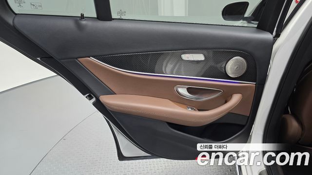Mercedes-Benz E-Class (W213) E300 Avantgarde 2019 — фото 31