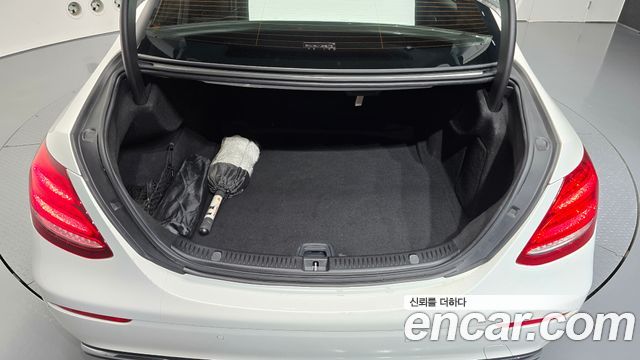 Mercedes-Benz E-Class (W213) E300 Avantgarde 2019 — фото 40
