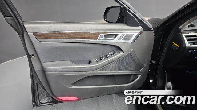 Genesis G80 3.3 GDI AWD Luxury 2019 — фото 24
