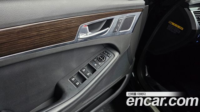Genesis G80 3.3 GDI AWD Luxury 2019 — фото 27