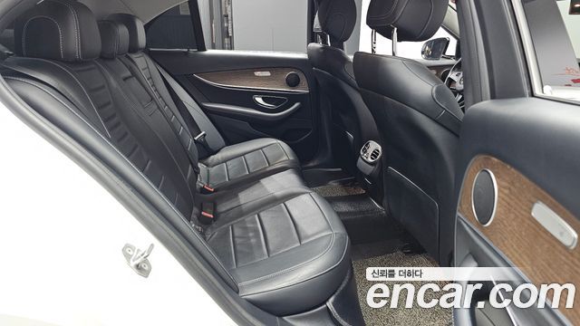 Mercedes-Benz E-Class (W213) E300 Exclusive 2018 — фото 11