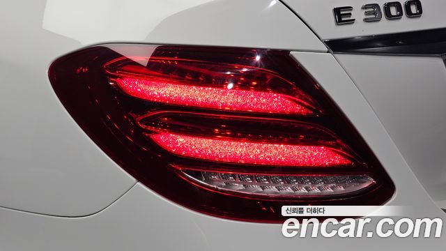 Mercedes-Benz E-Class (W213) E300 Exclusive 2018 — фото 23