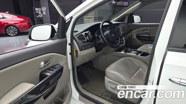 Kia Carnival 11-seater Prestige 2015 — фото 10
