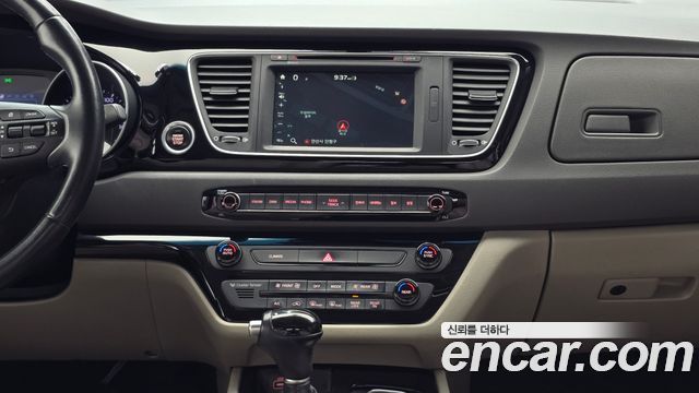 Kia Carnival 11-seater Prestige 2015 — фото 16
