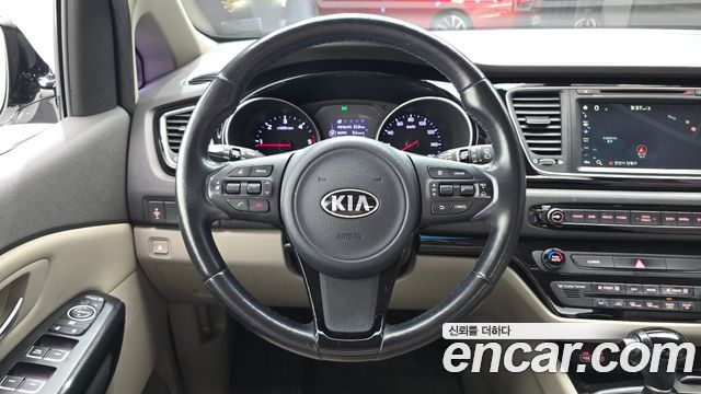 Kia Carnival 11-seater Prestige 2015 — фото 17