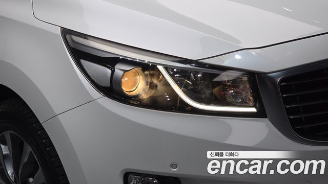 Kia Carnival 11-seater Prestige 2015 — фото 22