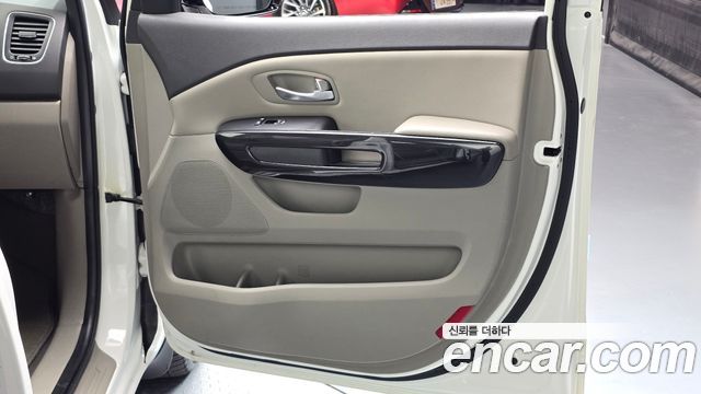 Kia Carnival 11-seater Prestige 2015 — фото 25