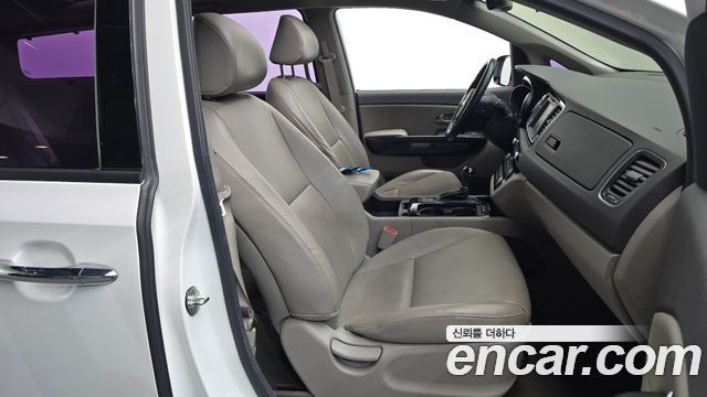 Kia Carnival 11-seater Prestige 2015 — фото 26