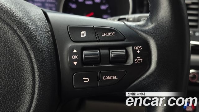 Kia Carnival 11-seater Prestige 2015 — фото 27