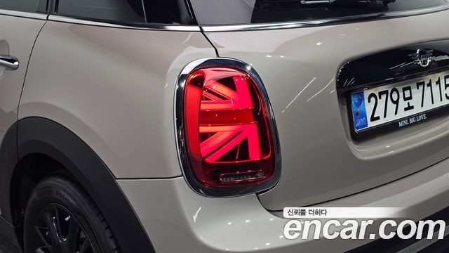 MINI Cooper 5Door Classic Third Generation 2024 — фото 23