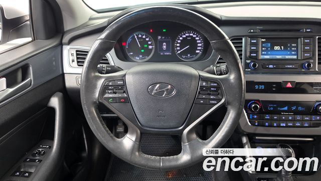 Hyundai Sonata Hybrid (LF) 2.0 HEV Premium 2015 — фото 13